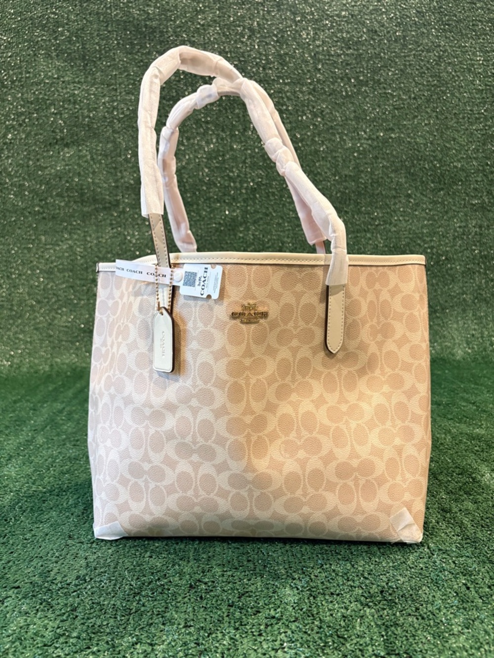 Coach Purse - Picture 2 of 6
